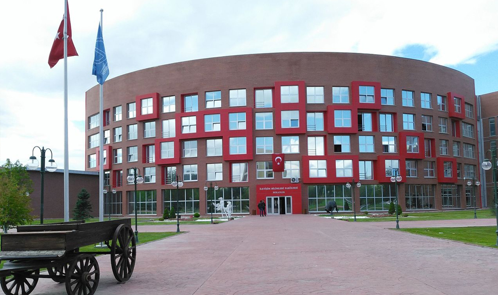 Eskişehir'de Eğitim Anadolu Üniversitesi ve Osmangazi Üniversitesi