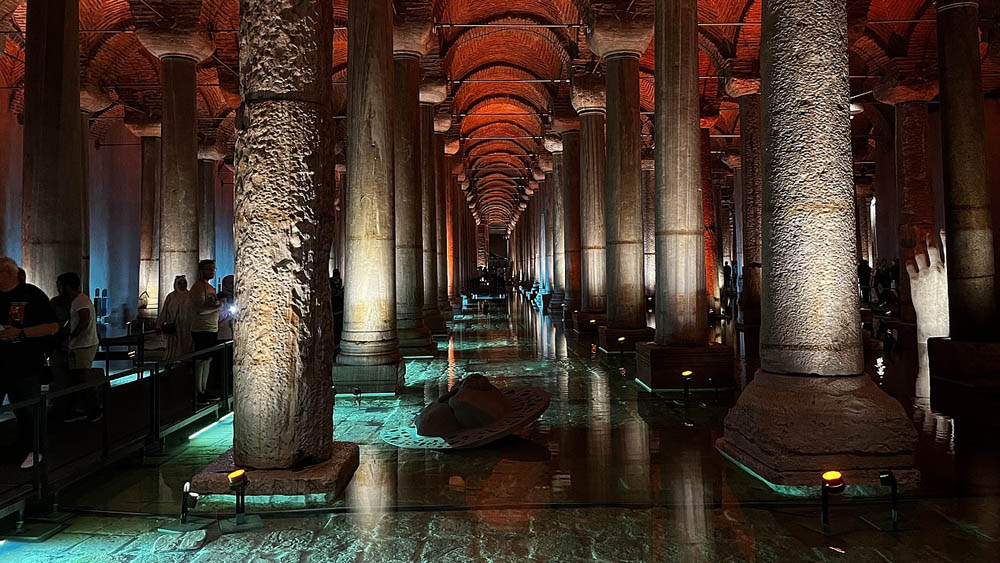 İstanbul'un En İyi 10 Görülmesi Gereken Yeri Yerebatan Sarnıcı