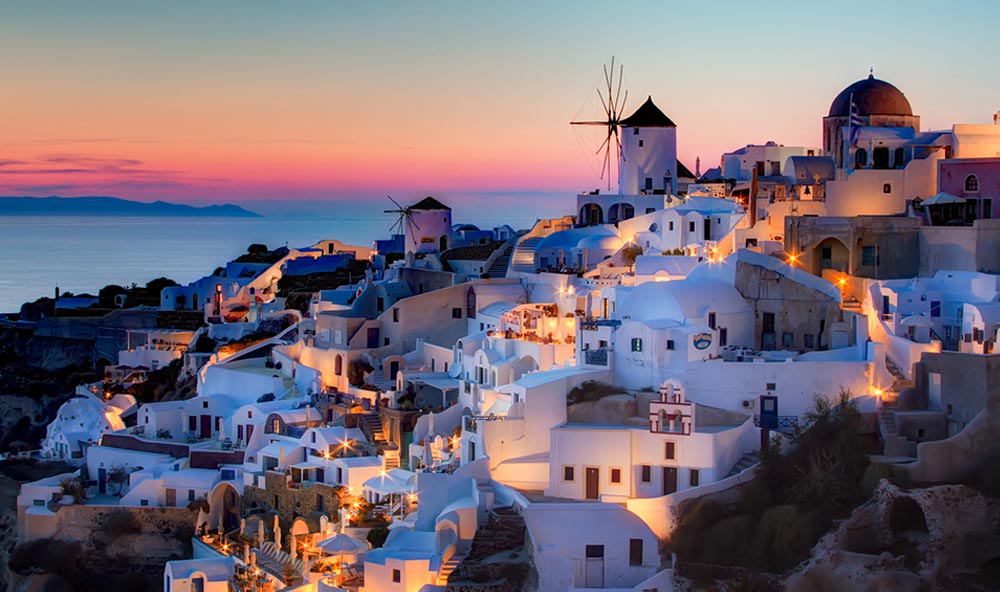 Santorini, Yunanistan Romantik Kaçamaklar Dünya'nın En İyi 7 Balayı Yeri