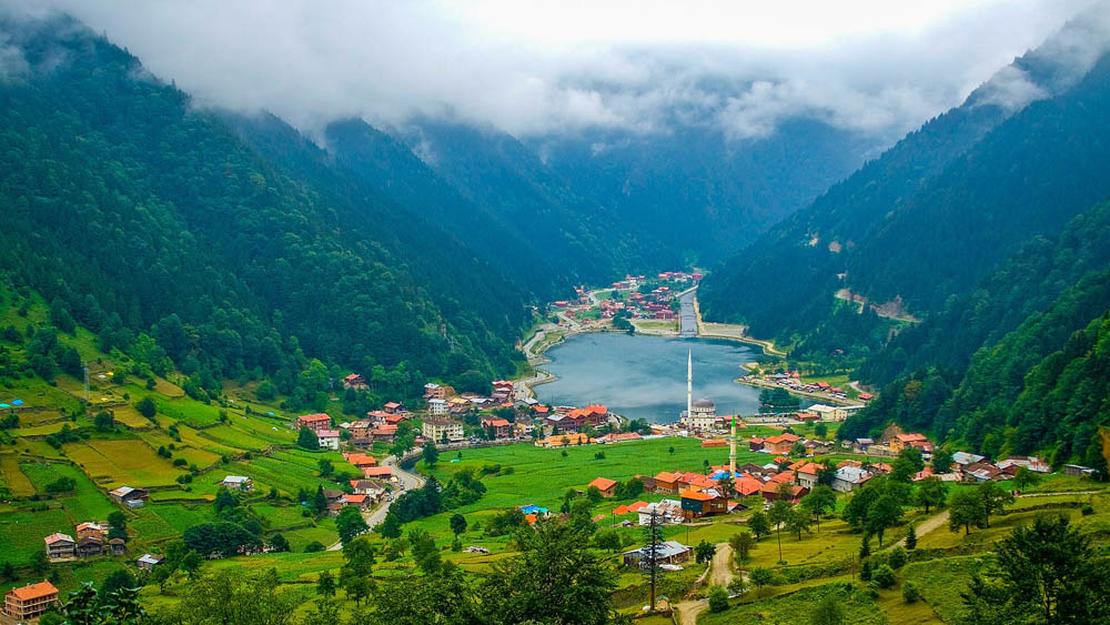 Uzungöl Karadeniz'in Önemli Turistik Yerleri