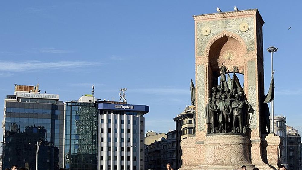 İstanbul Seyahati Rehberi Mutlaka Görmeniz Gereken 30 Yer 5 Taksim Meydanı