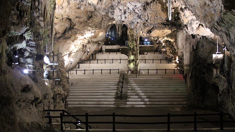 Cebelitarık Gezi Rehberi Gezilecek Yerler Listesi 2 St. Michael Mağaraları